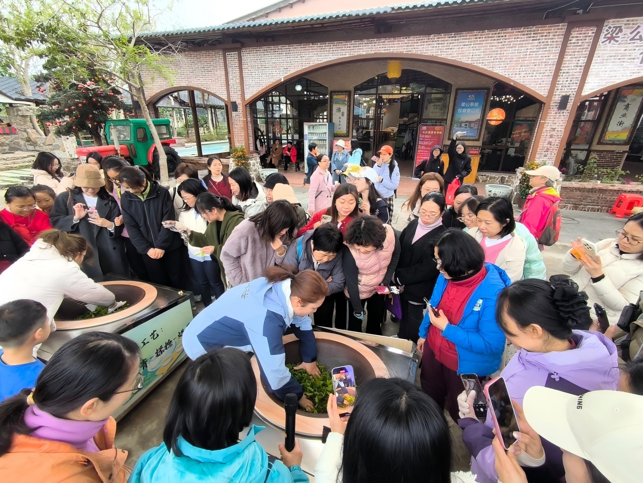 芳華映五邑·巾幗綻新章——2025“她力量”主題風采展